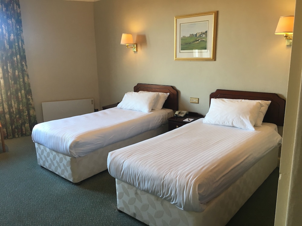 NETHYBRIDGE HOTEL 6/71