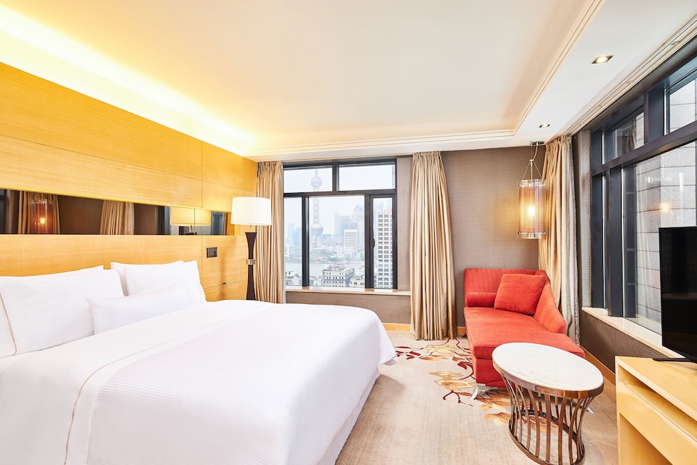 Tower, King Bed