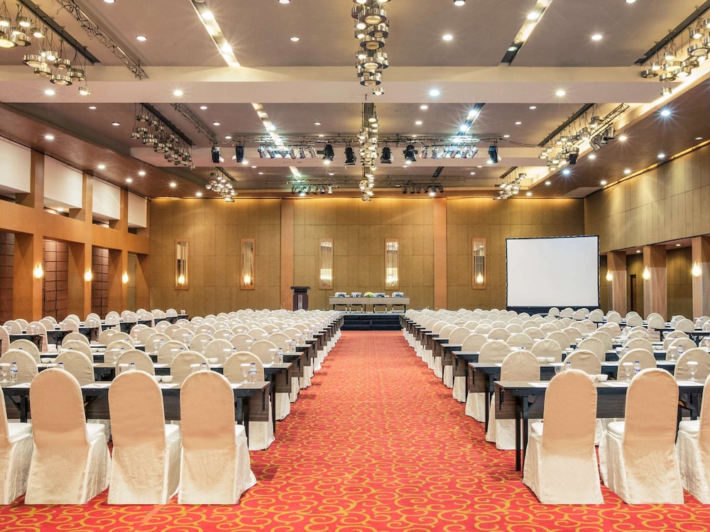Mercure Surabaya Grand Mirama 70/81