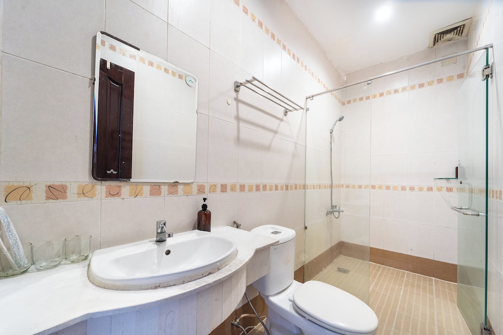 Collection O District 10 Near Van Hanh Hospital Formerly Lan Rung Hotel 38/39