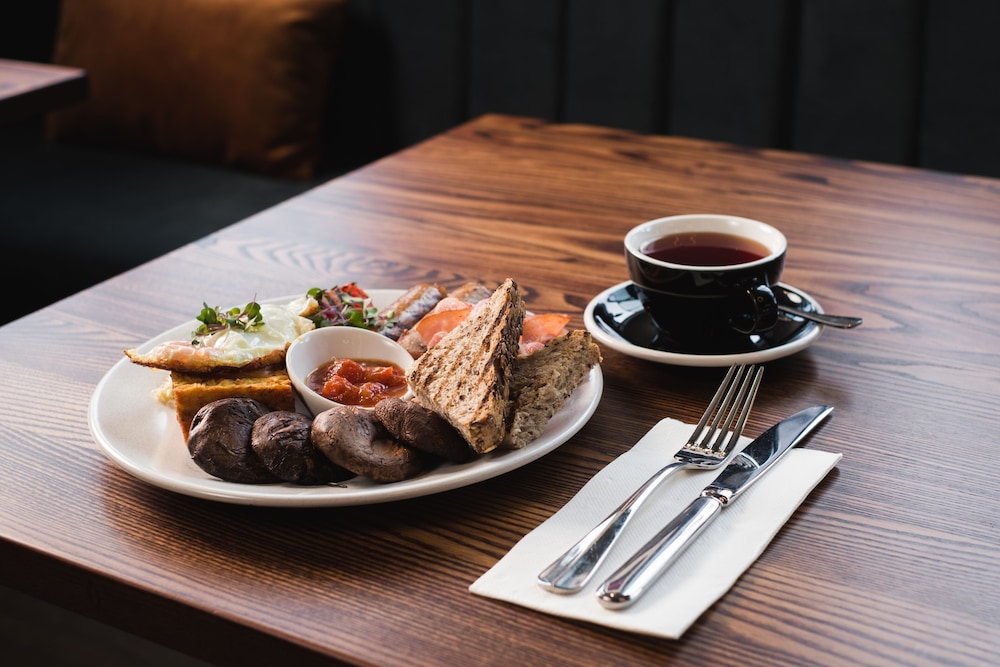 Carnmore Hotel Christchurch 40/50
