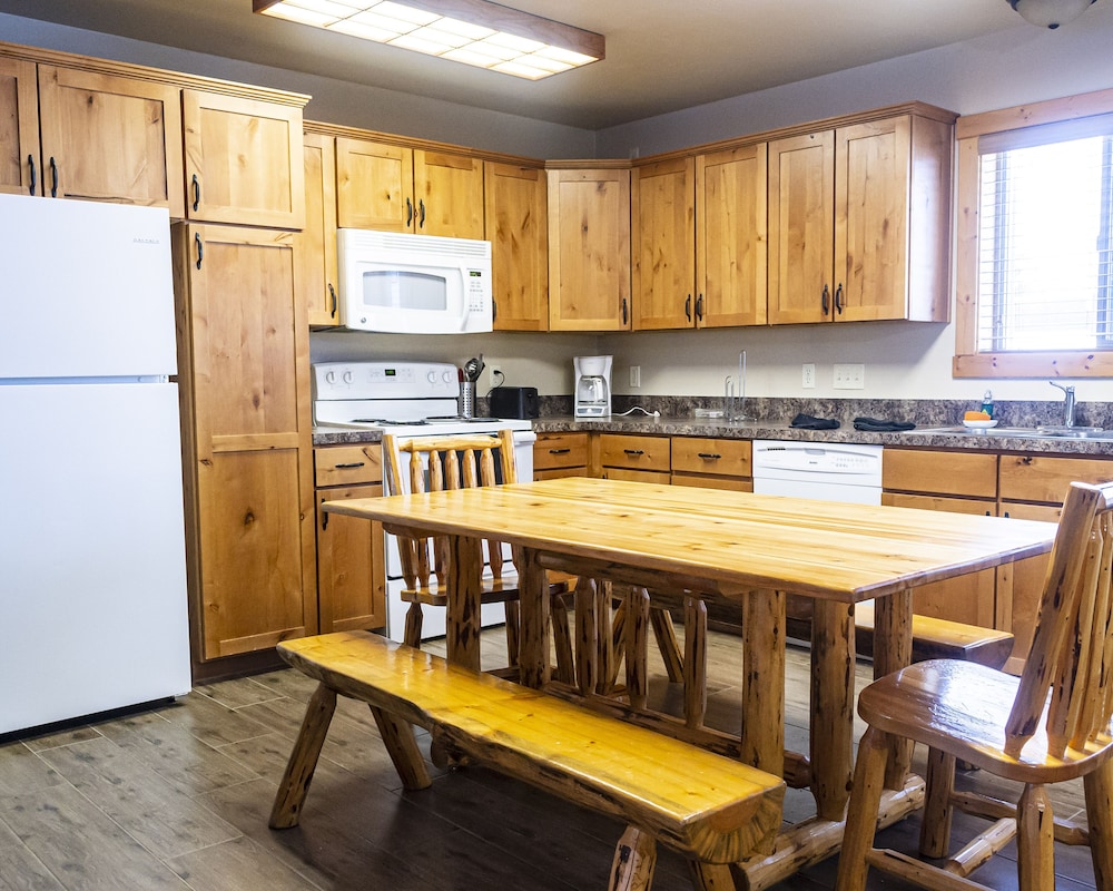 Sawtelle Mountain Resort 34/36