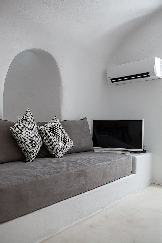 Radiant Santorini 28/45