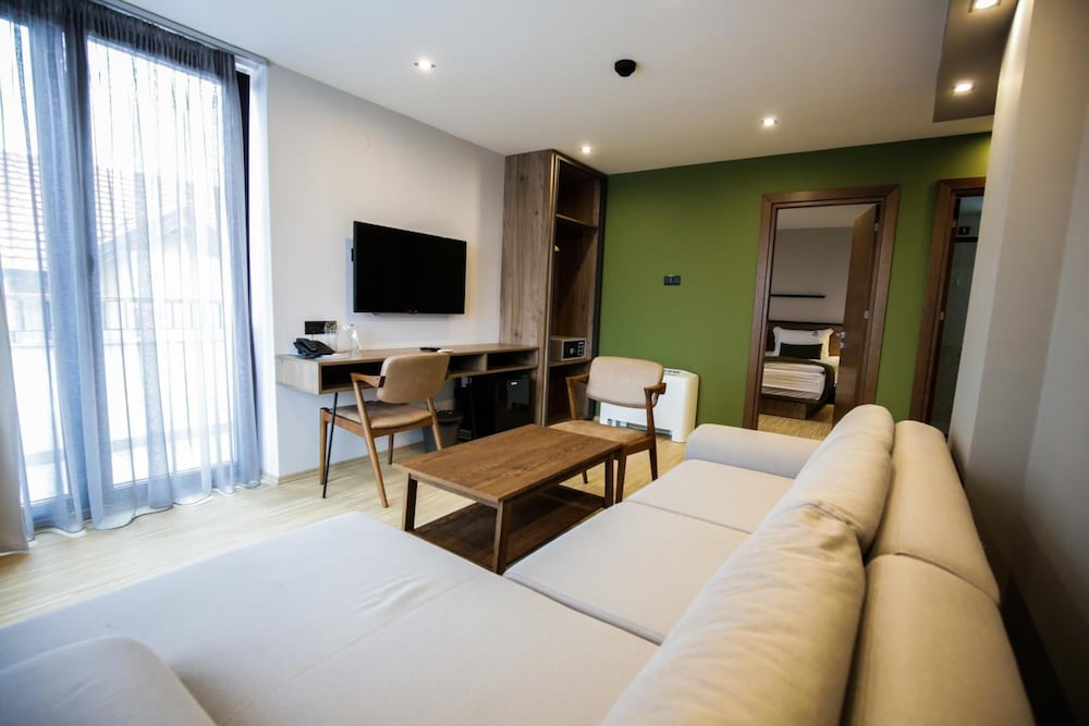 Su Hotel 32/50