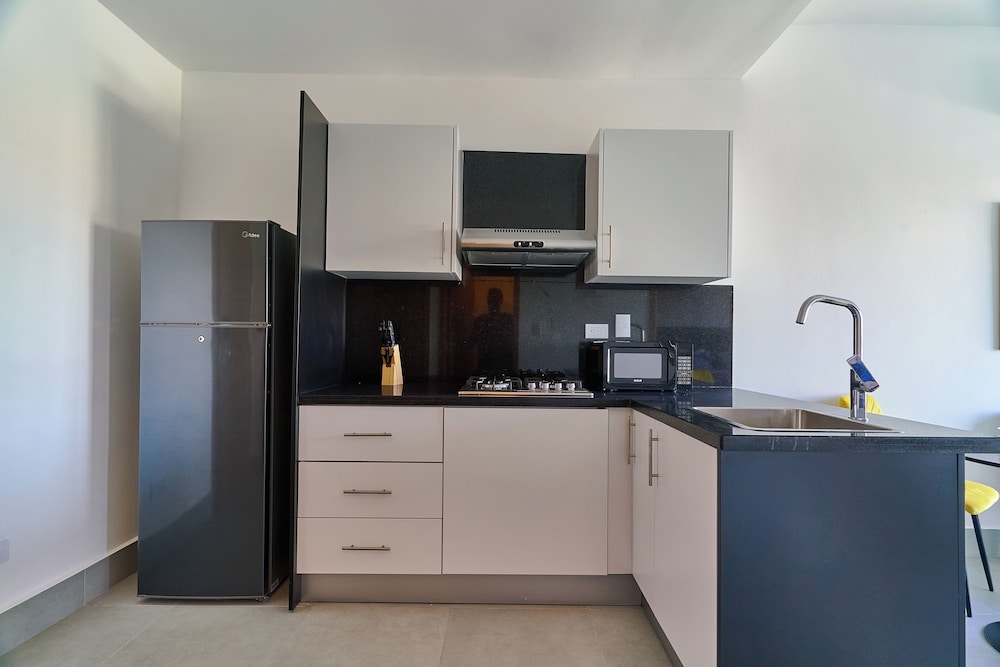 Central Suites Tower 14/62