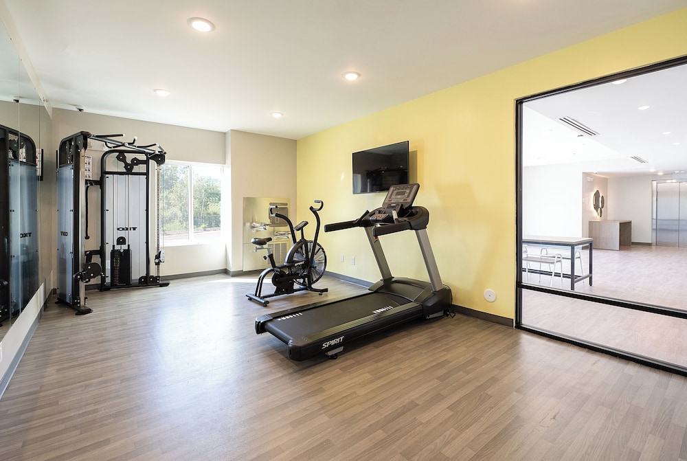 ECHO Suites Extended Stay by Wyndham 18/30