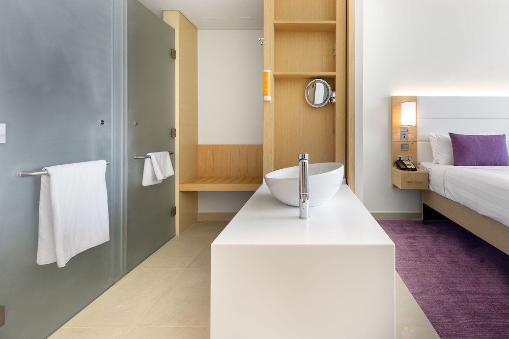 Premier Inn Dubai Ibn Battuta Mall 9/36