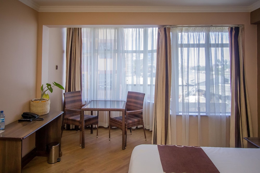 Airport Landing Hotel 29/48