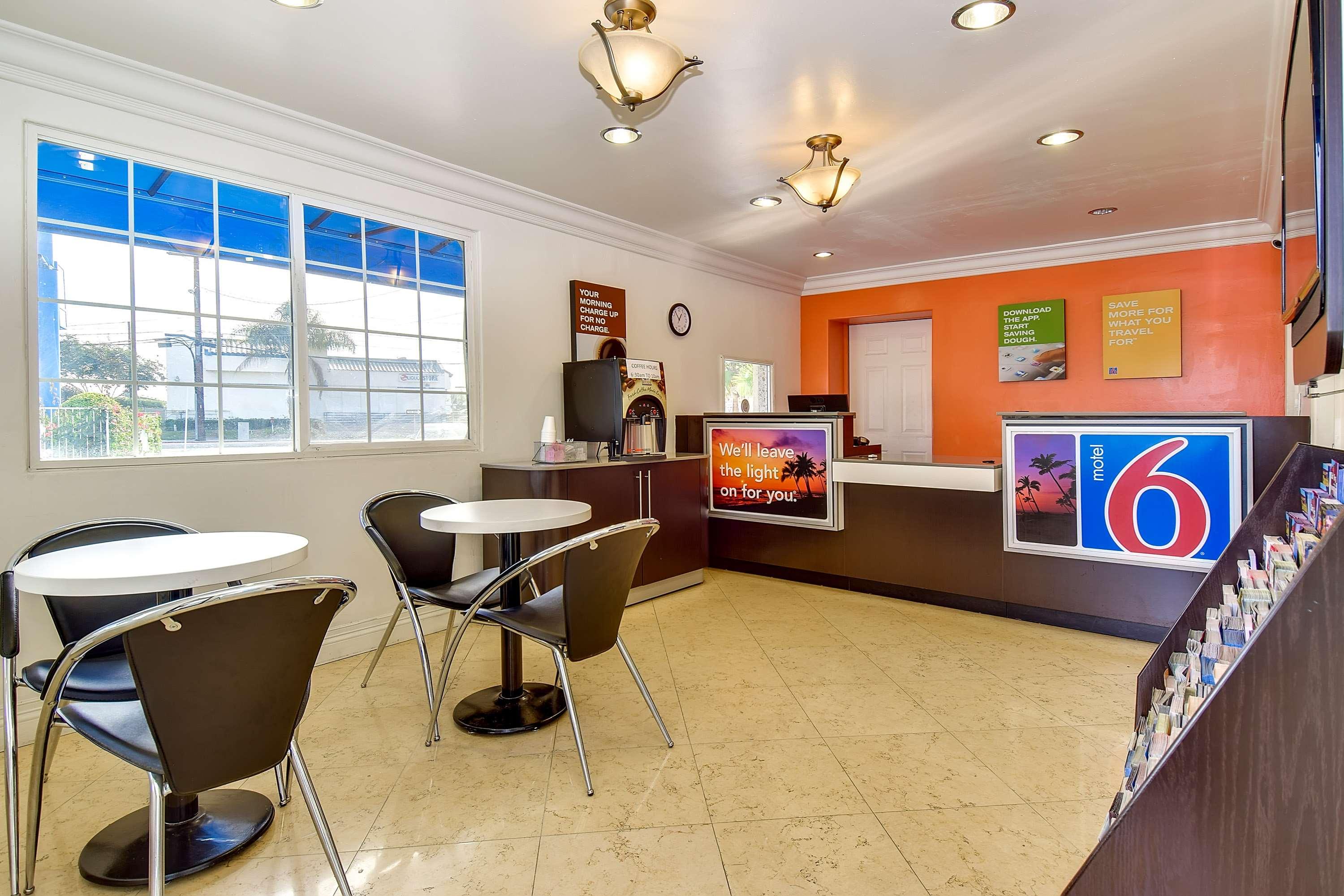 Motel6 Garden Grove, CA 25/40