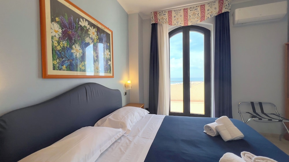 Bajamar Beach Hotel 13/49