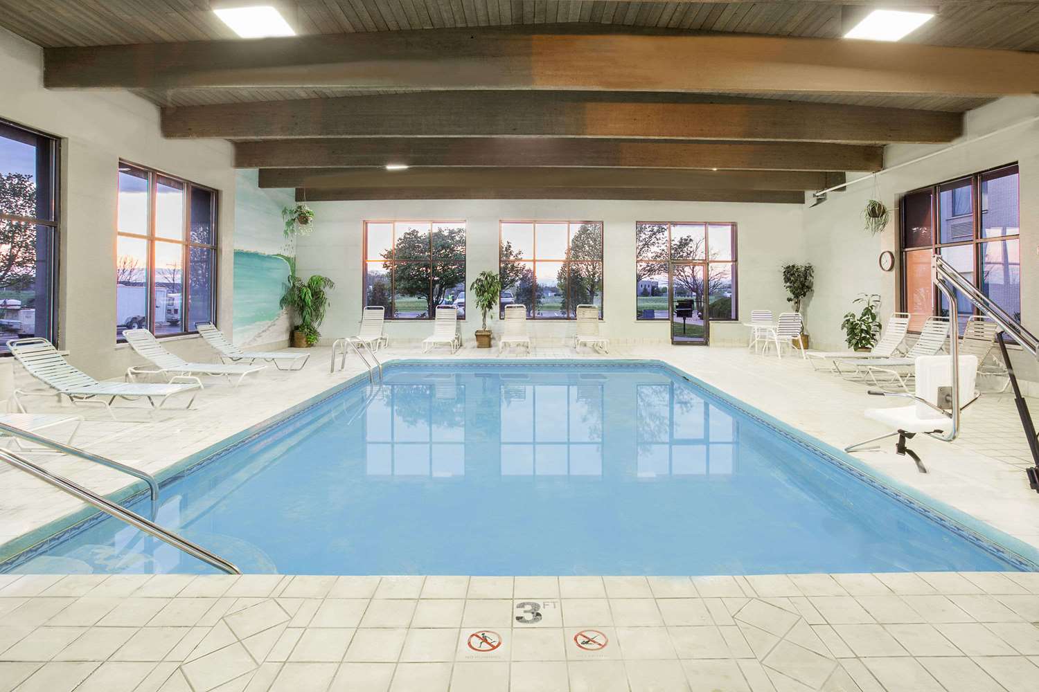 Baymont By Wyndham Janesville 15/23