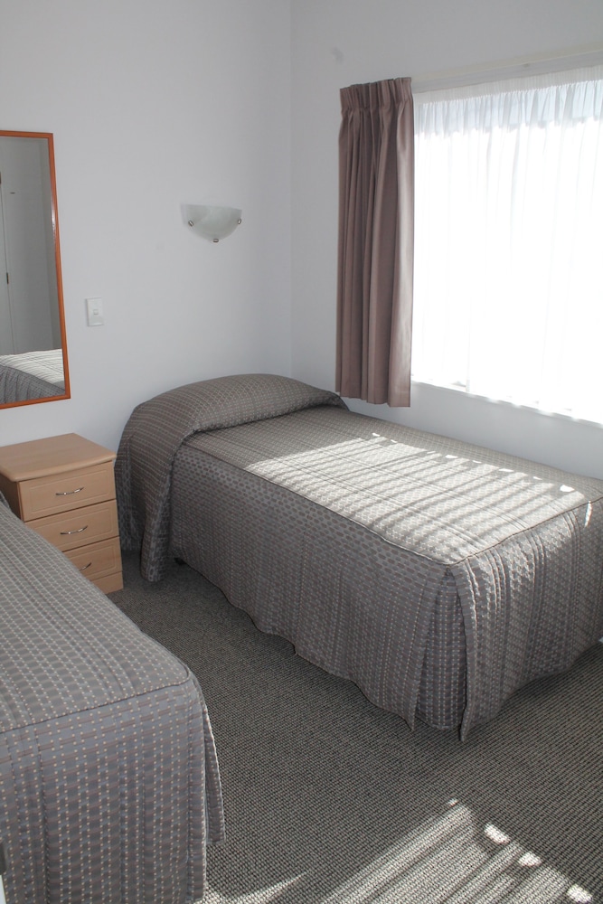 Riverview Motel 14/56