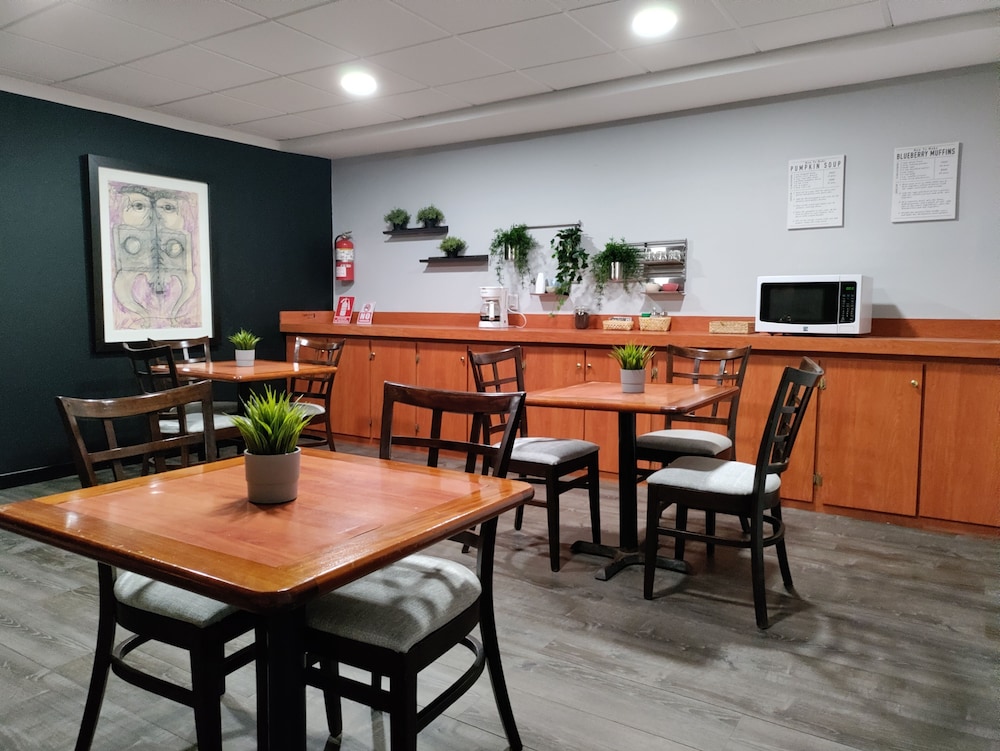 S.J. Suites Hotel 35/39
