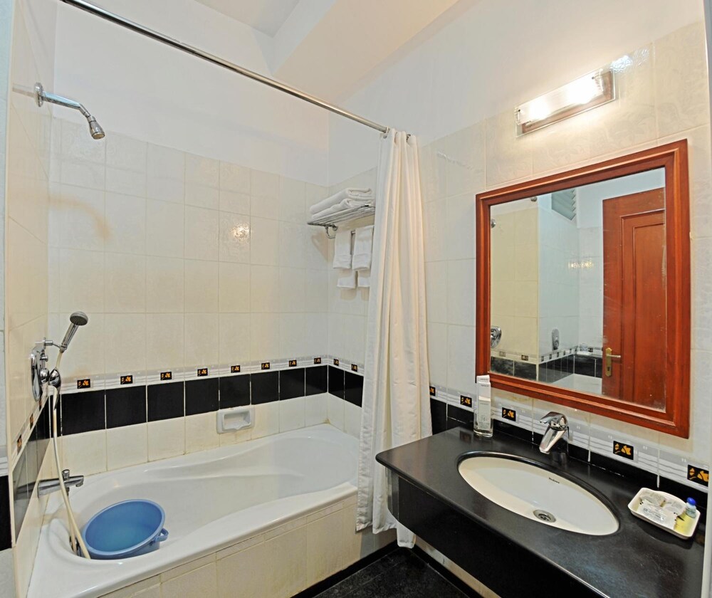 Hotel Gnanam 20/49