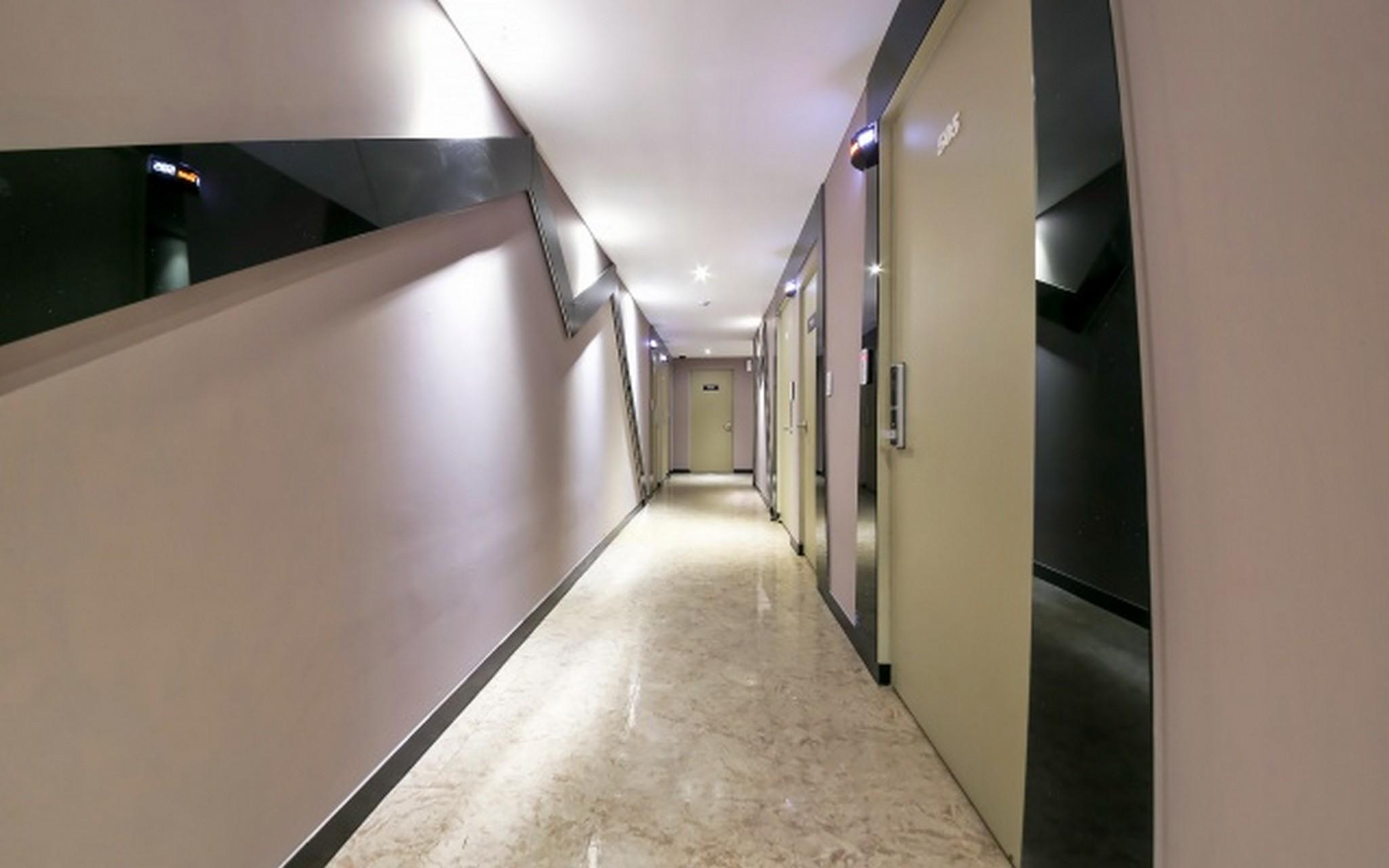 Made Hotel 32/50