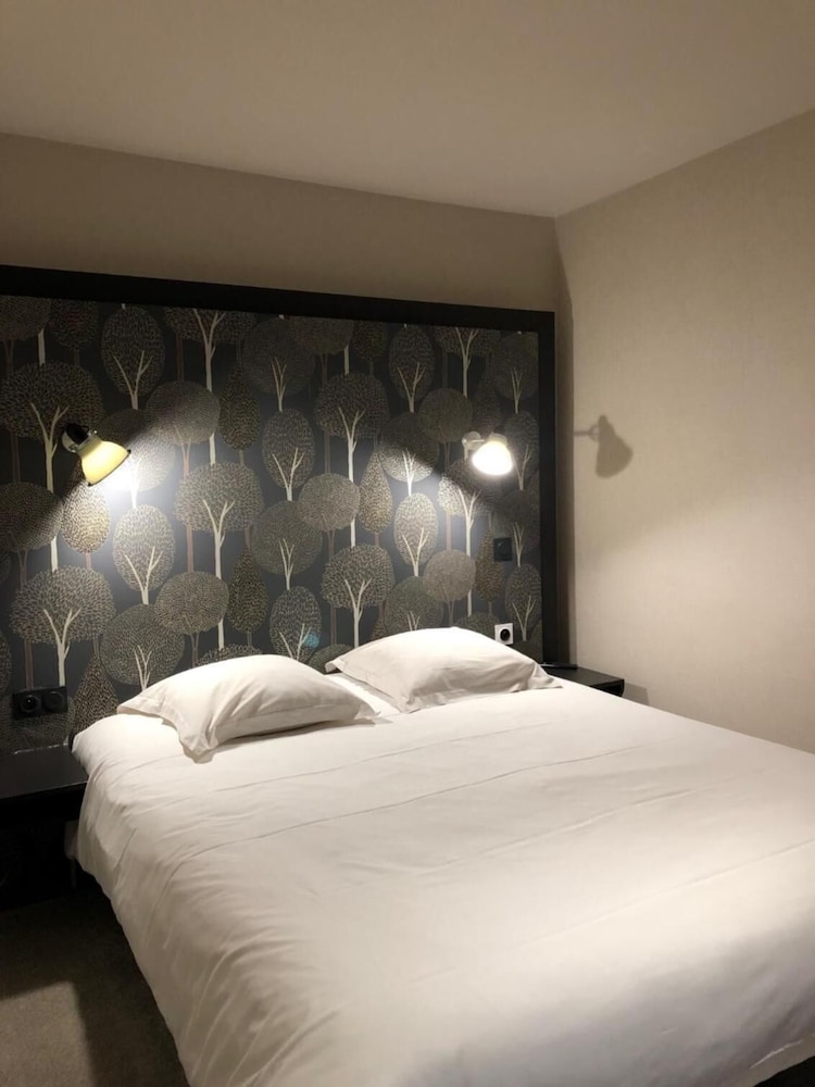 HOTEL LE COBH 10/26