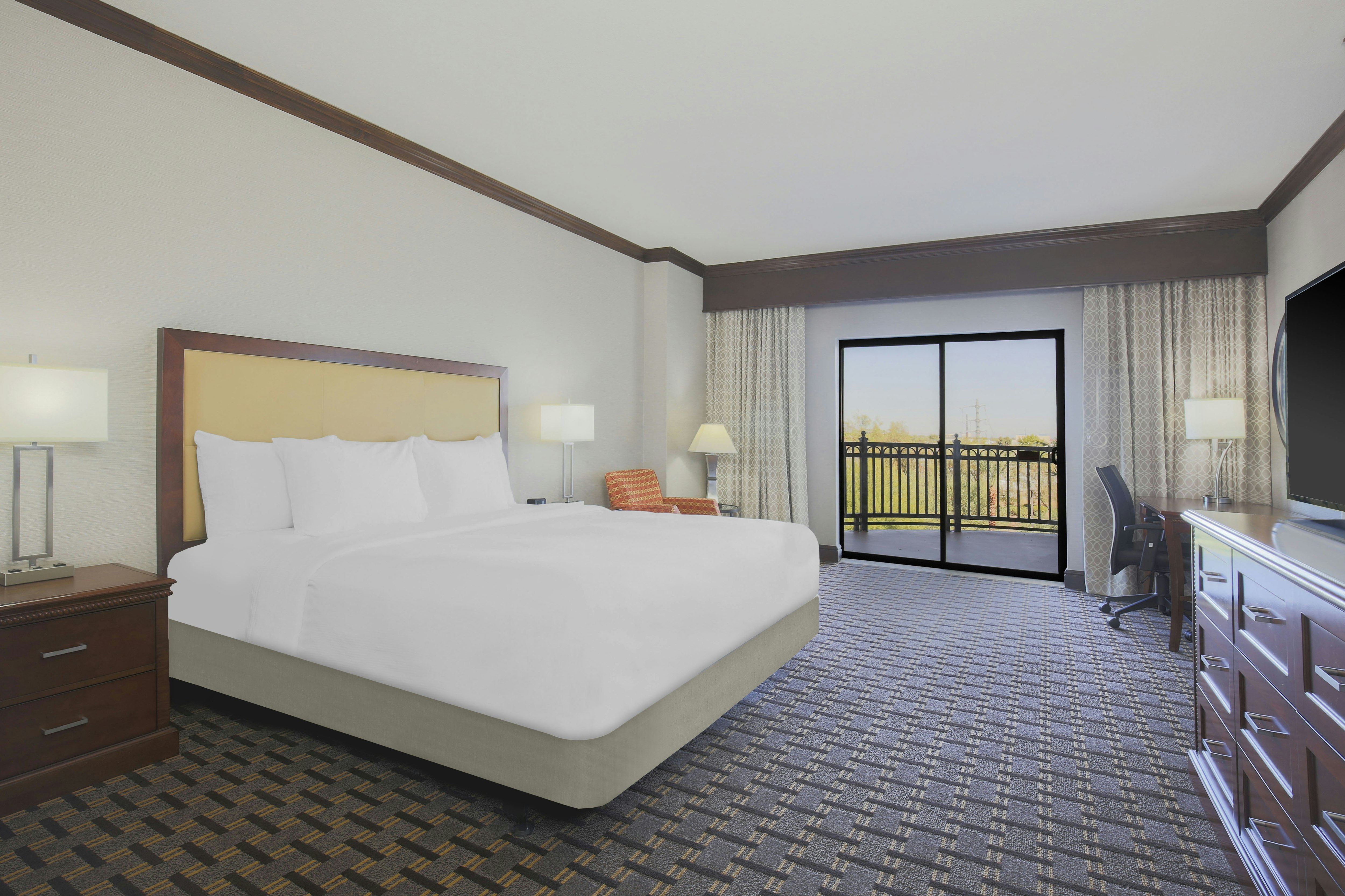 ROOM, KING BED, CORNER, ACCESSIBLE