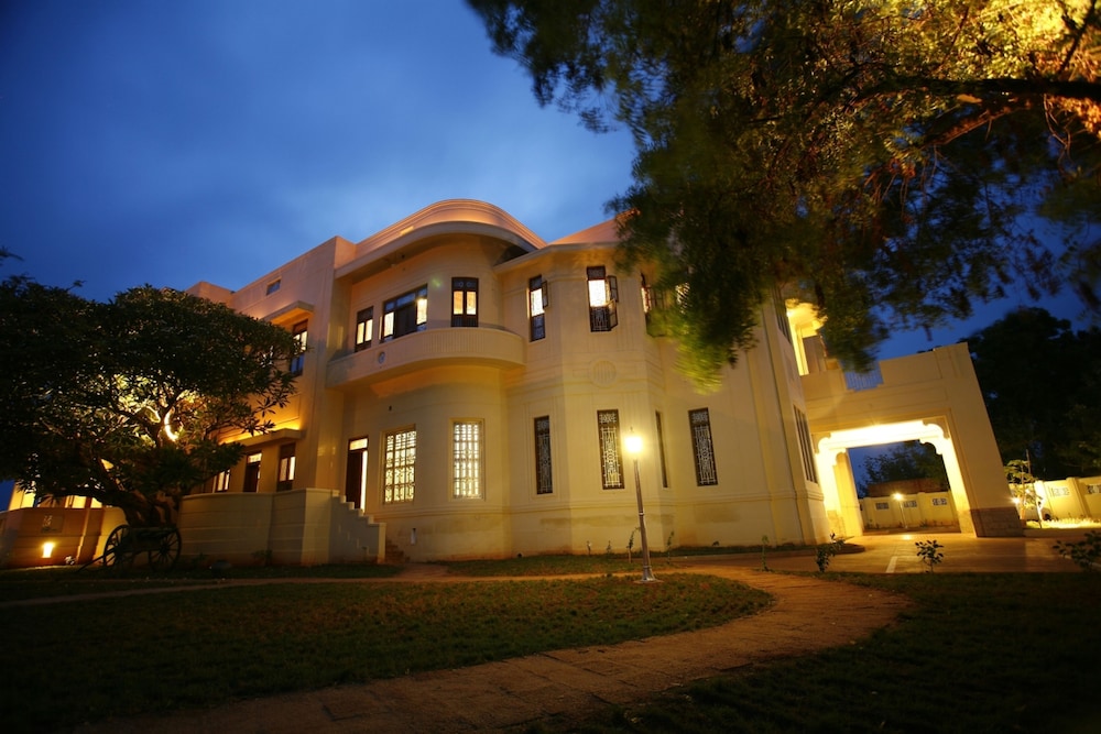 Visalam Hotel 4/33
