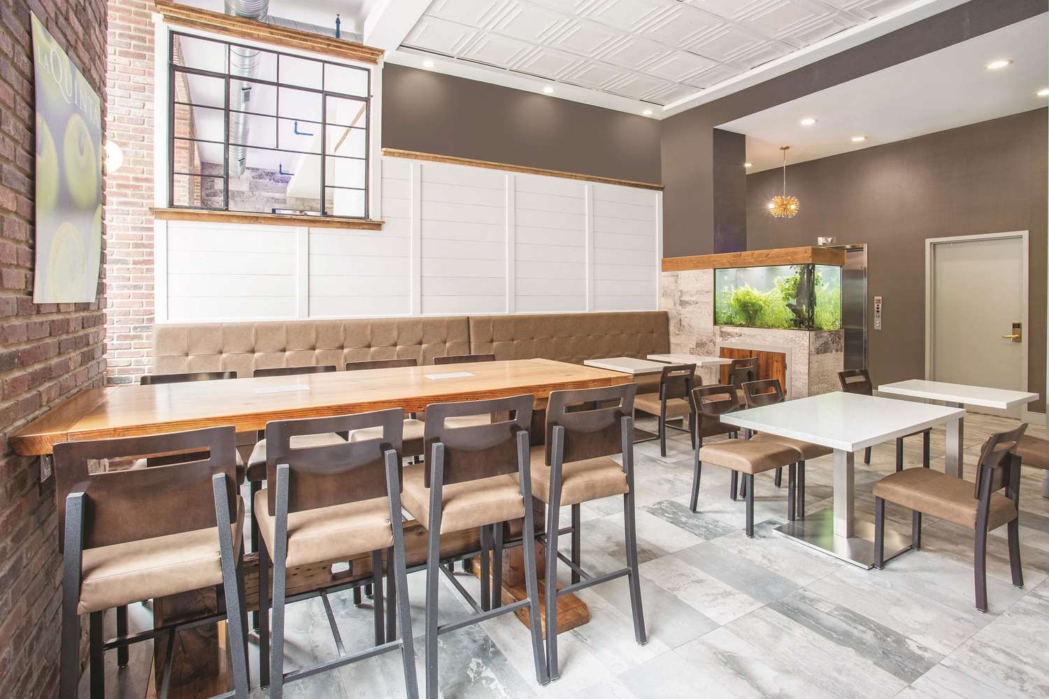 La Quinta Inn & Suites by Wyndham Baltimore Downtown 27/38