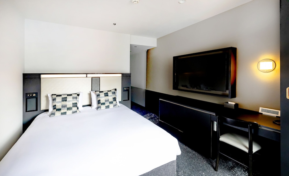 Room, Queen Bed, Dotonbori View