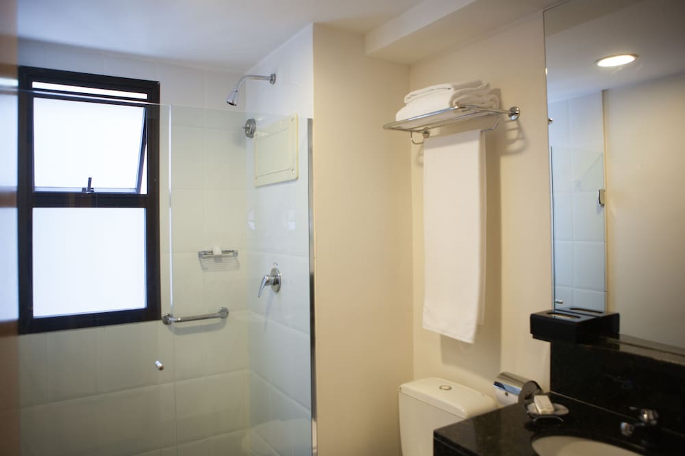 Royal Jardins Boutique Hotel 65/67