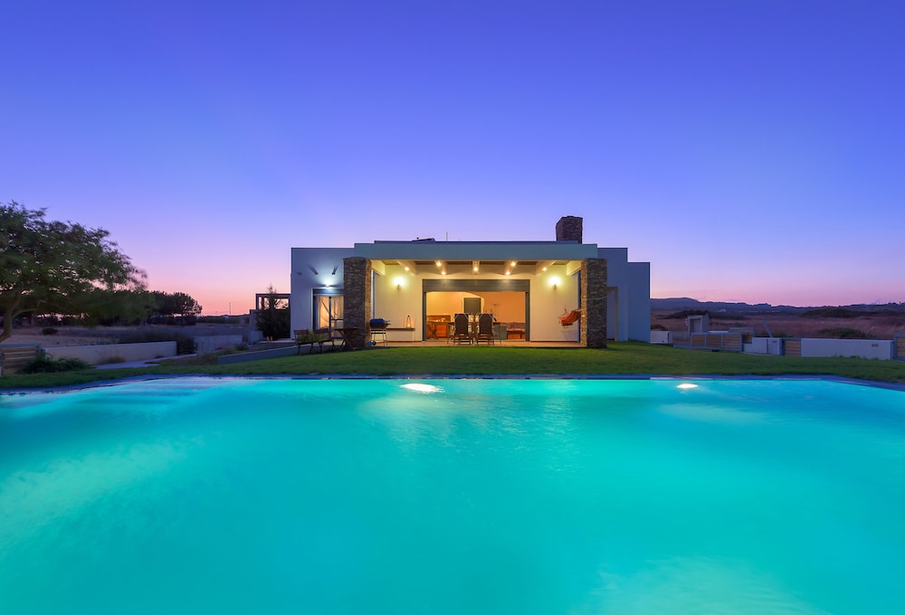 Cristelia豪华Sea Front And Pool别墅(Cristelia Luxury Sea Front And Pool Villa) 图片1