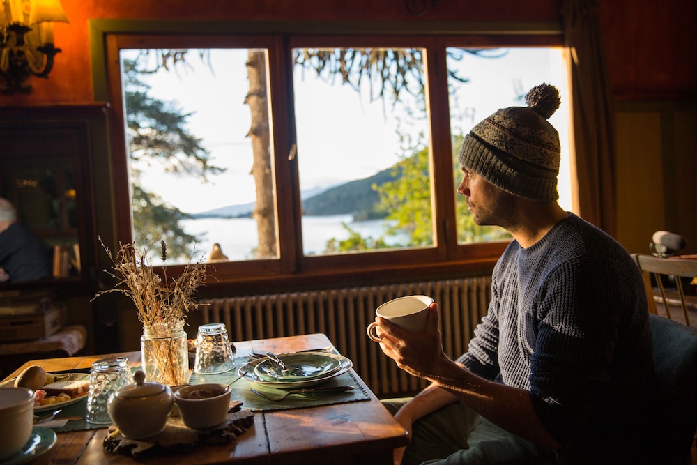 Los Juncos-Patagonian Lake House 42/60