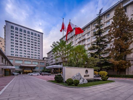 Guoyi Hotel 24/27