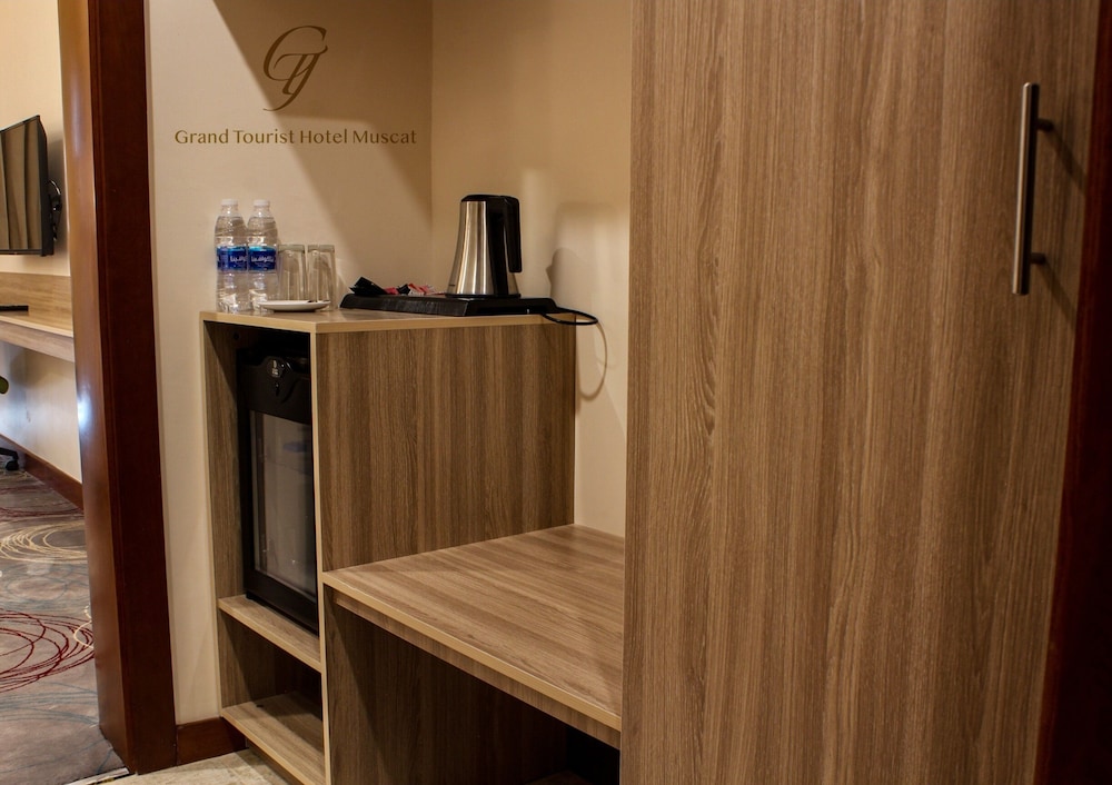 Grand Tourist Hotel 12/50