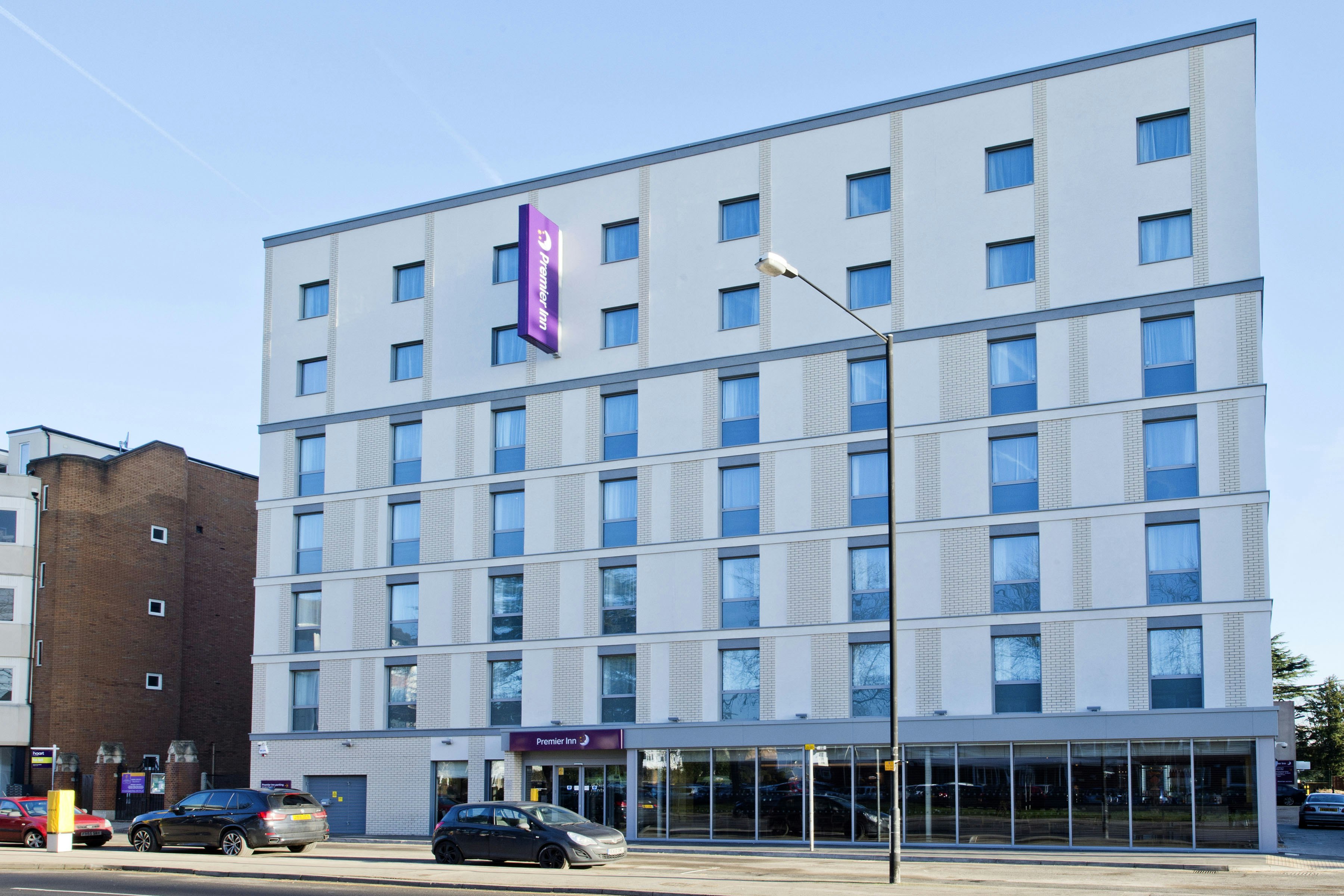 Premier Inn Slough Central South Windsor Road Hotel in Stanwell