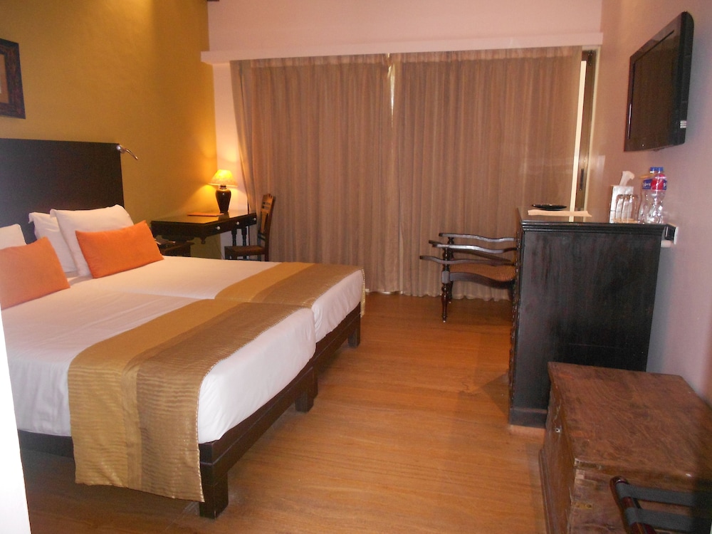 O Hotel Goa, Candolim Beach 13/50