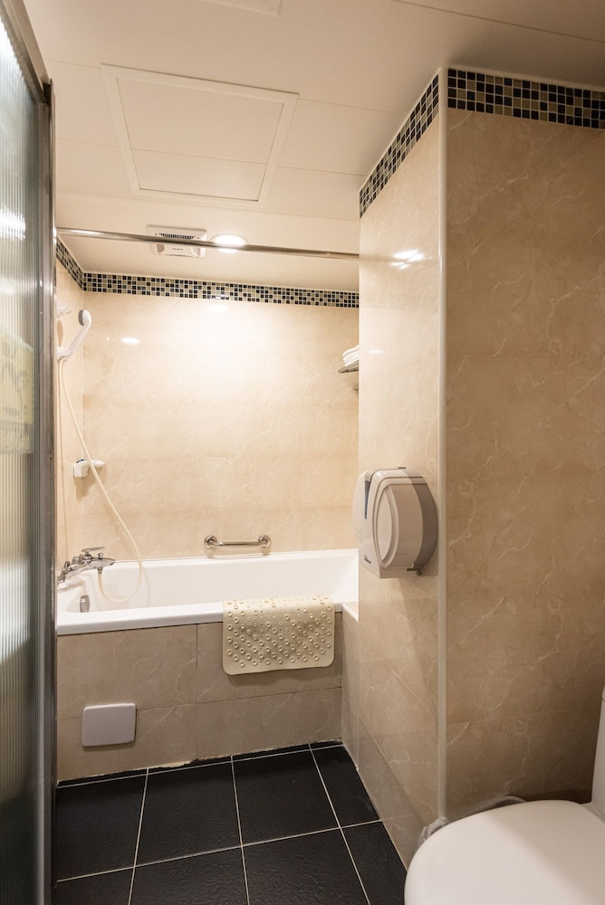 Hub Hotel - Zhongshan Branch 56/58
