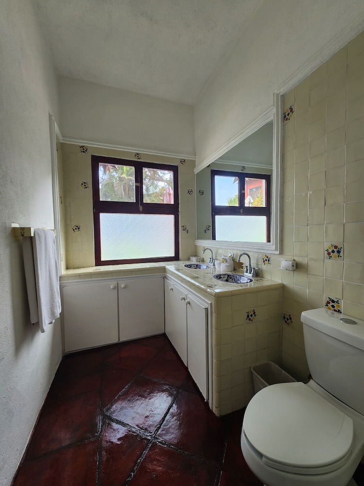Hacienda de las Flores 48/50