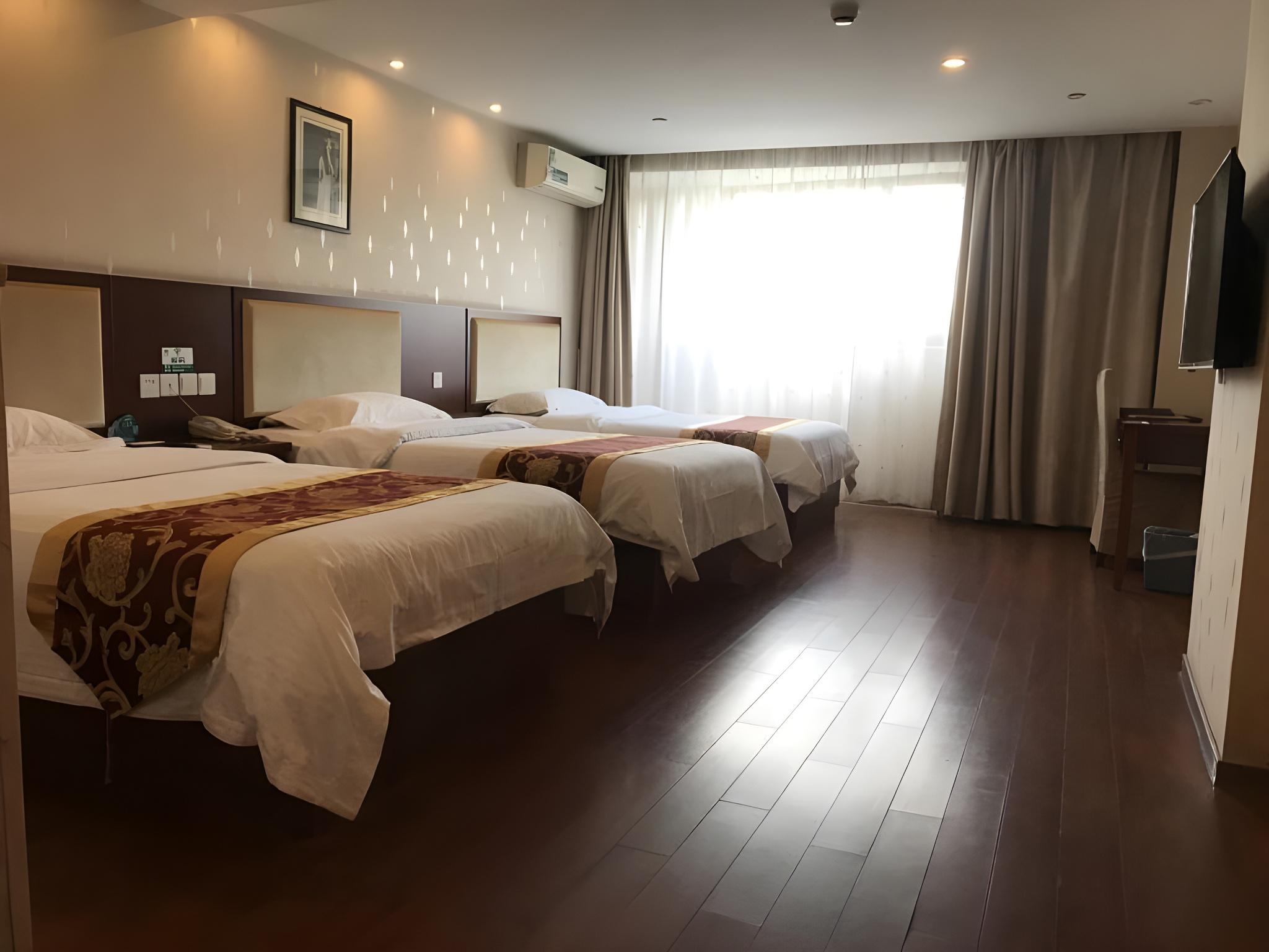 GUEST ROOM, TRIPLE