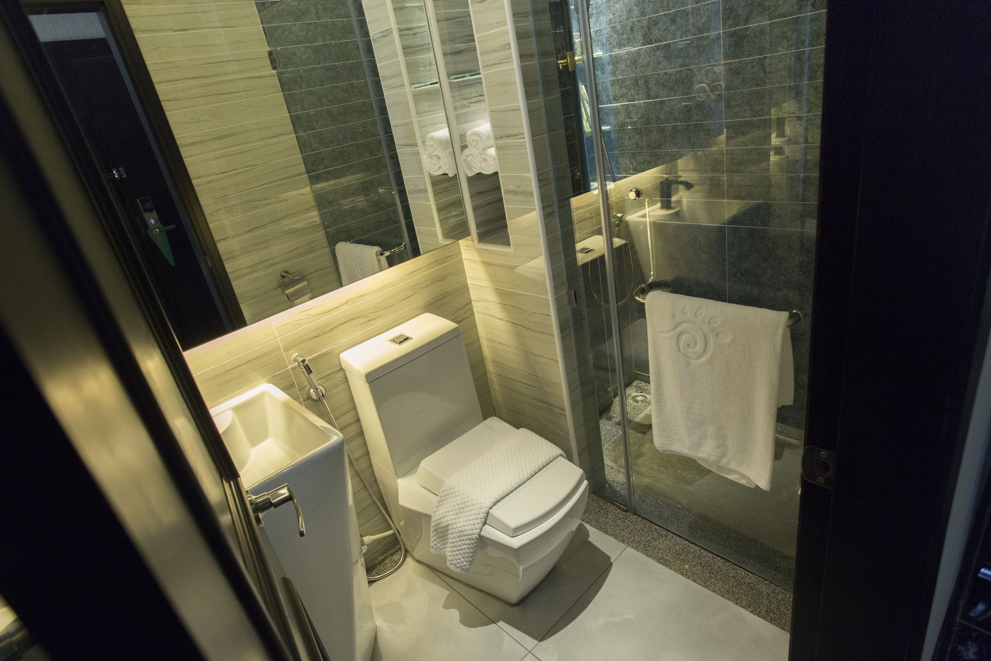 غرفة تنفيذية بسرير كينج، Midori Concept Hotel 4/8