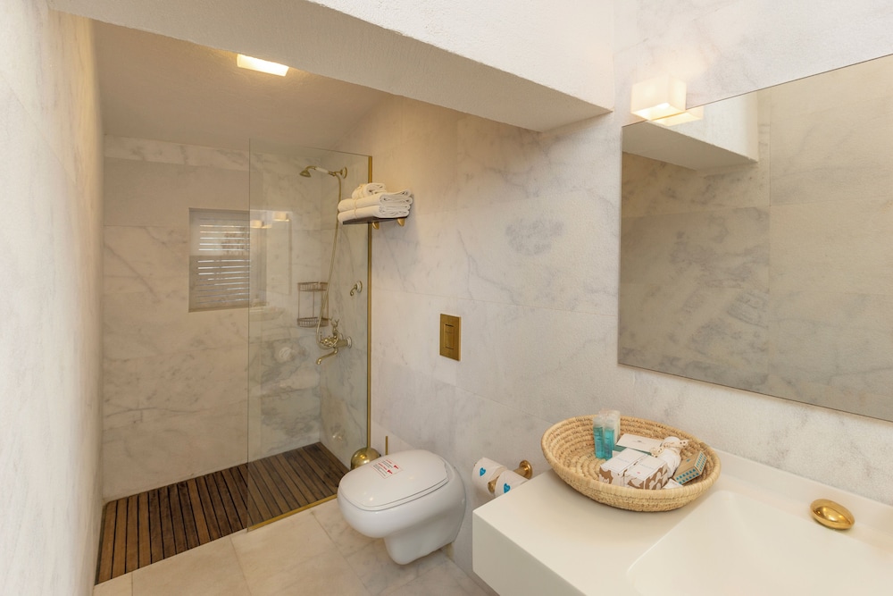 Sabrinas Haus - Adults Only 46/47
