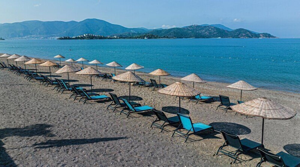 Uras Beach Hotel 38/50