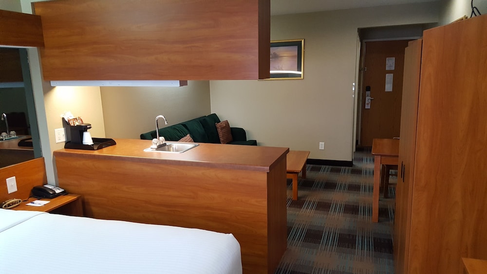 Microtel Inn And Suites Bozeman 6/34