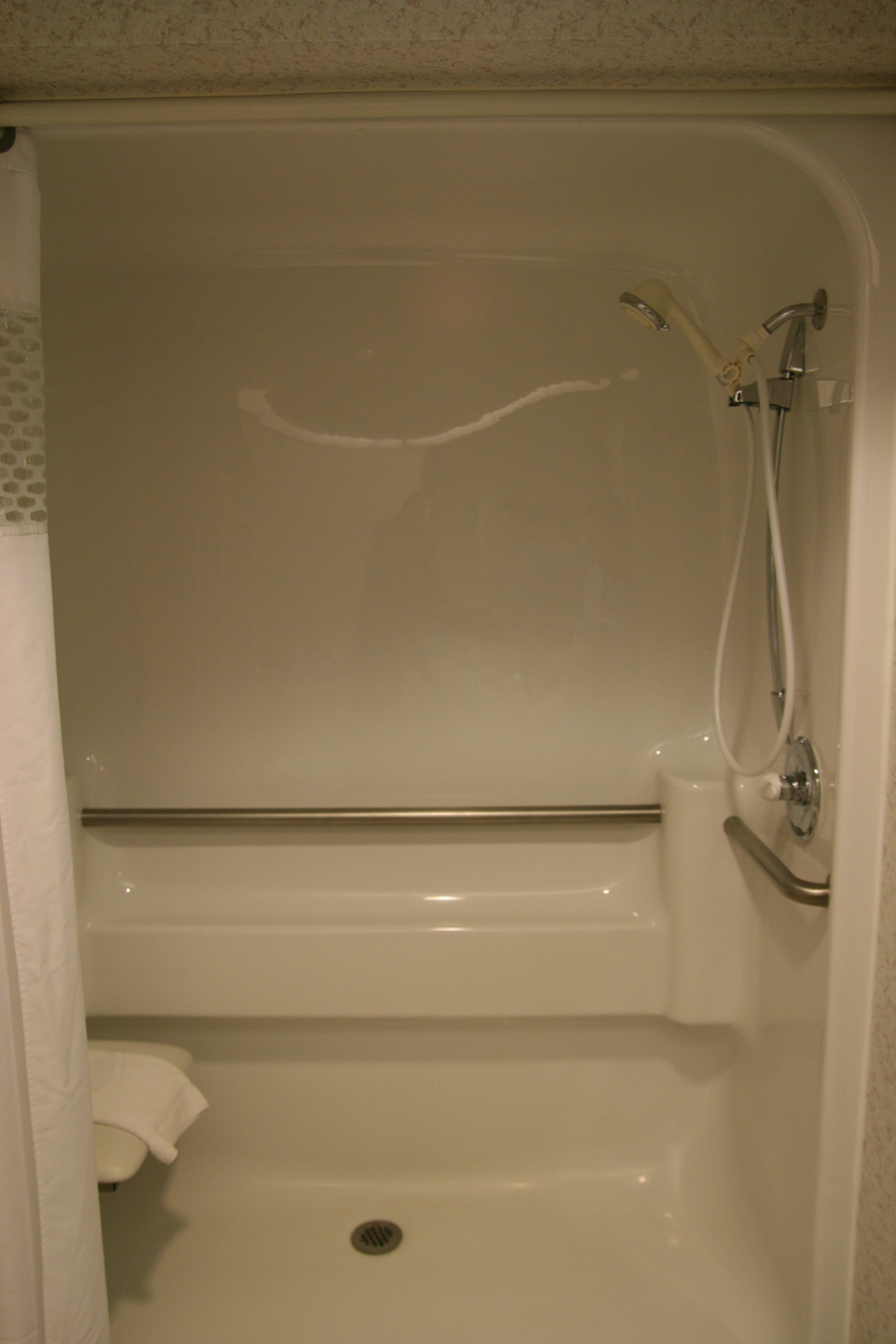 Hampton Inn Columbus-Airport 74/74