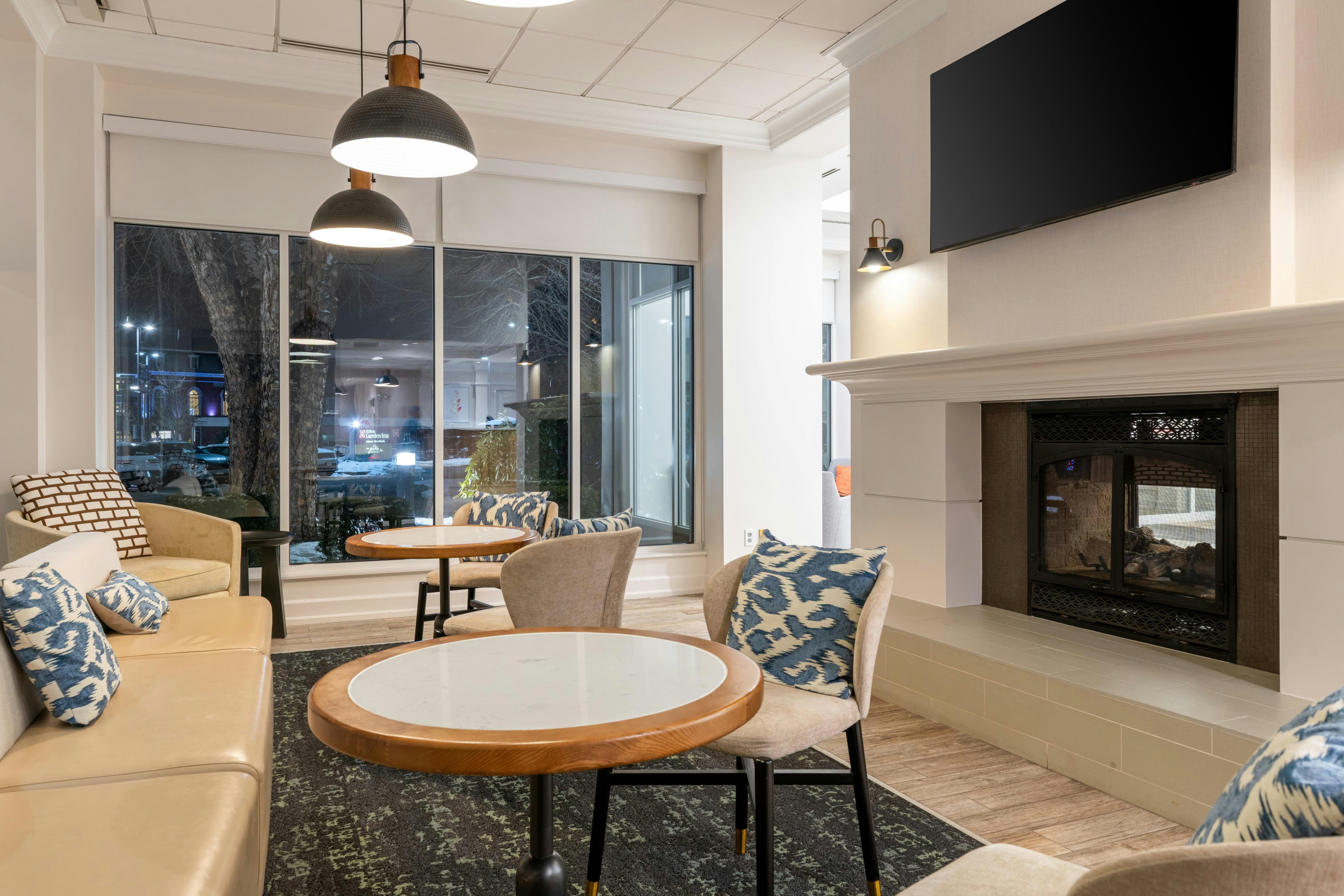 Hilton Garden Inn Auburn Riverwatch 28/50