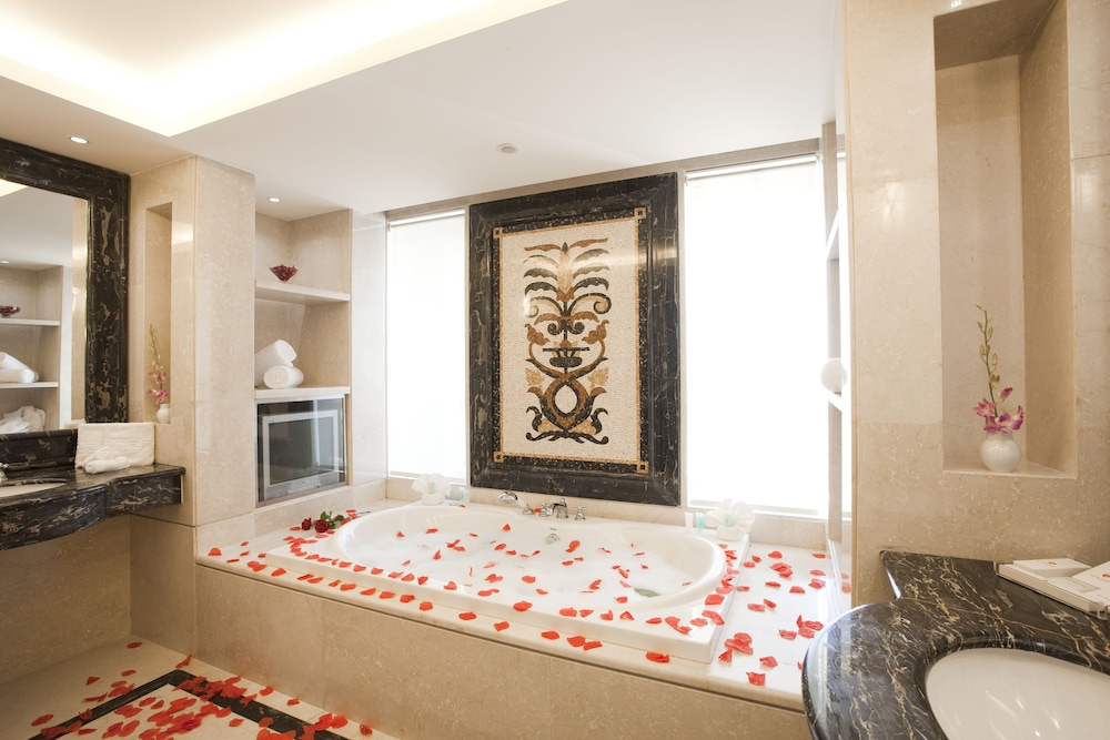 Ramada Plaza by Wyndham Beirut Raouche 9/34