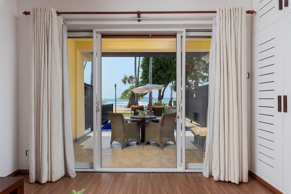 Coco Bay Unawatuna 5/50