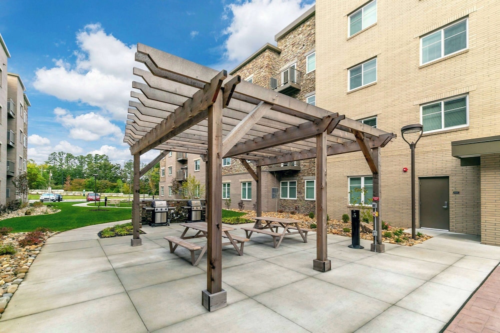 WaterWalk Extended Stay by Wyndham Raleigh - RTP 52/61