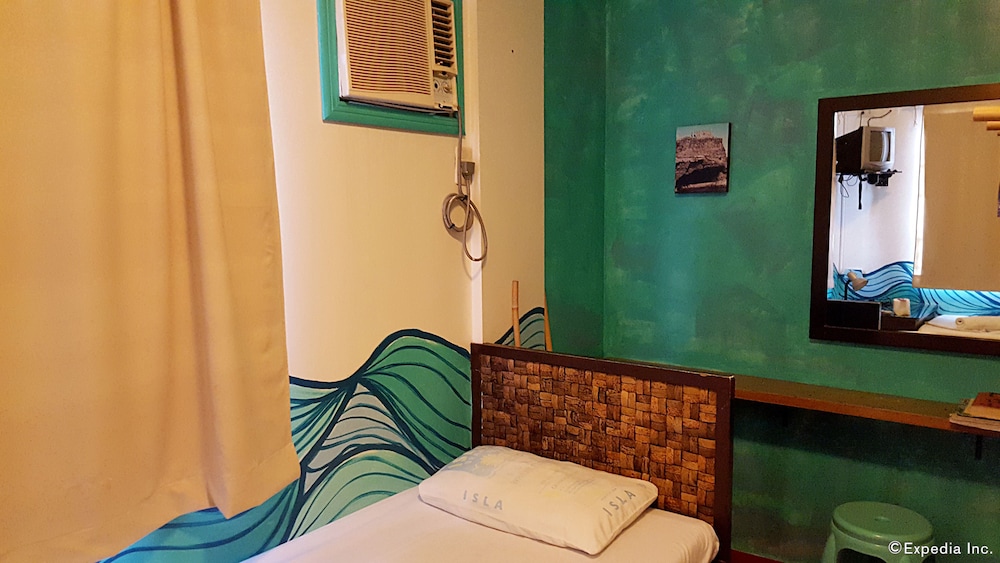 Gabby Apos S Bed And Breakfast 50/50
