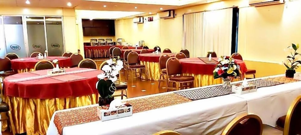 West Park Inn 17/21