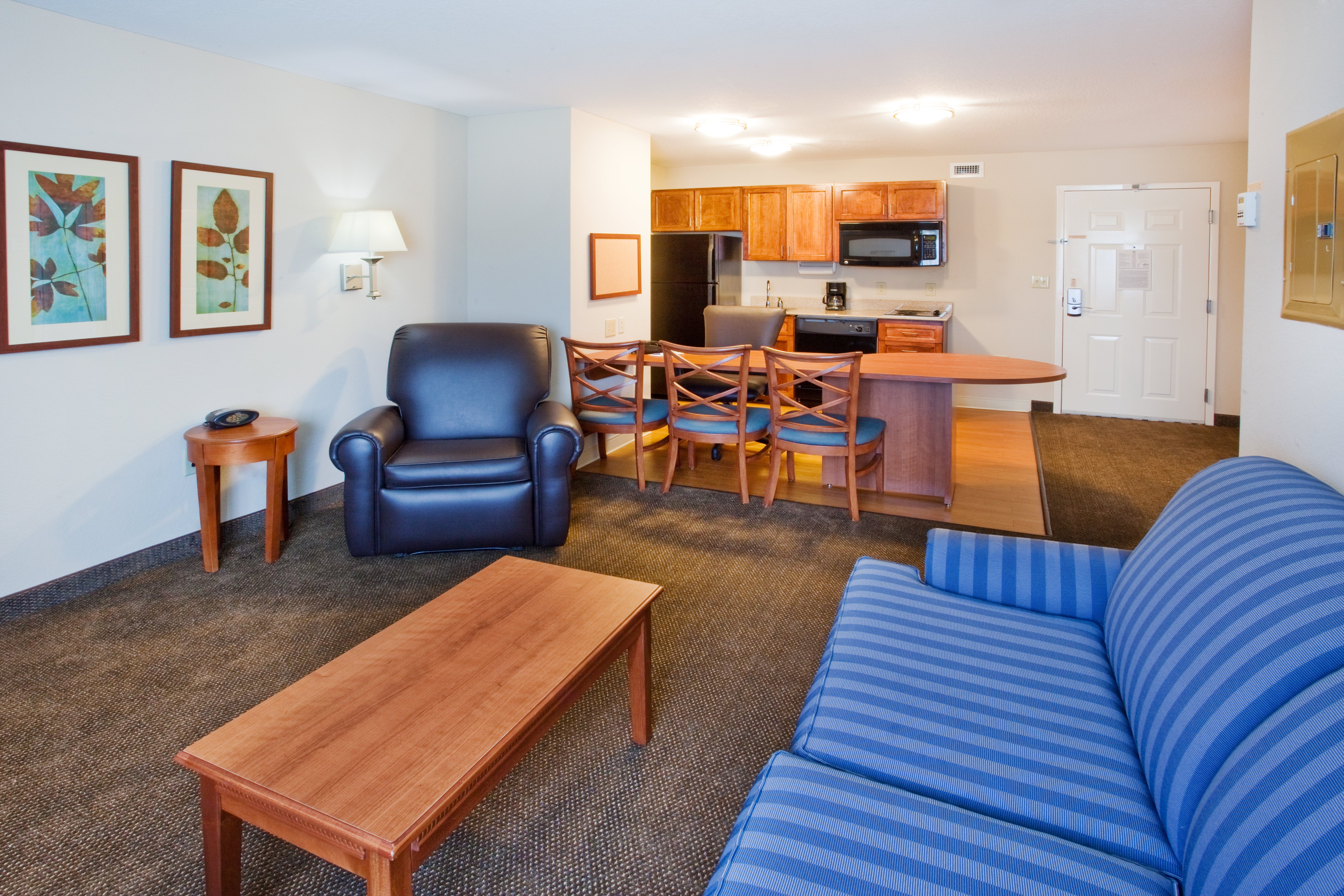 Candlewood Suites Macon 44/70
