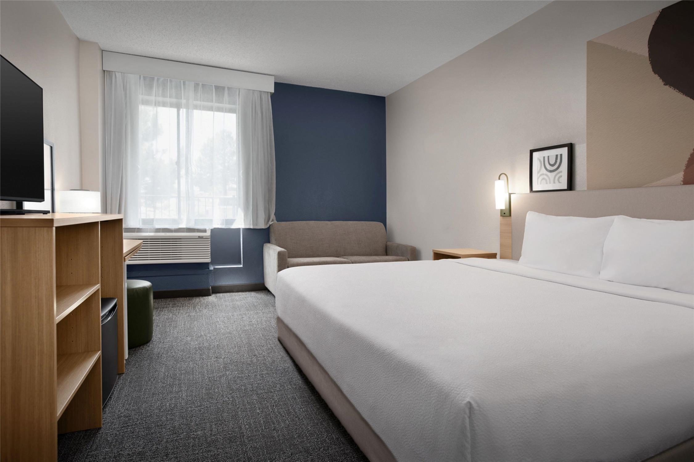 Room, King Bed, Bathtub, Accessible