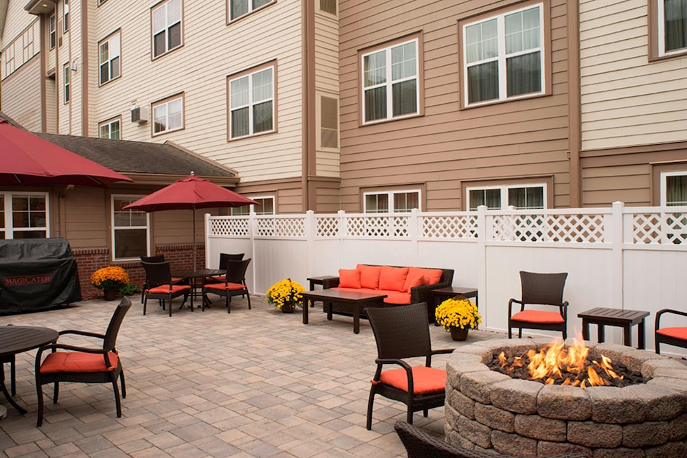 Residence Inn Saratoga Springs 16/30