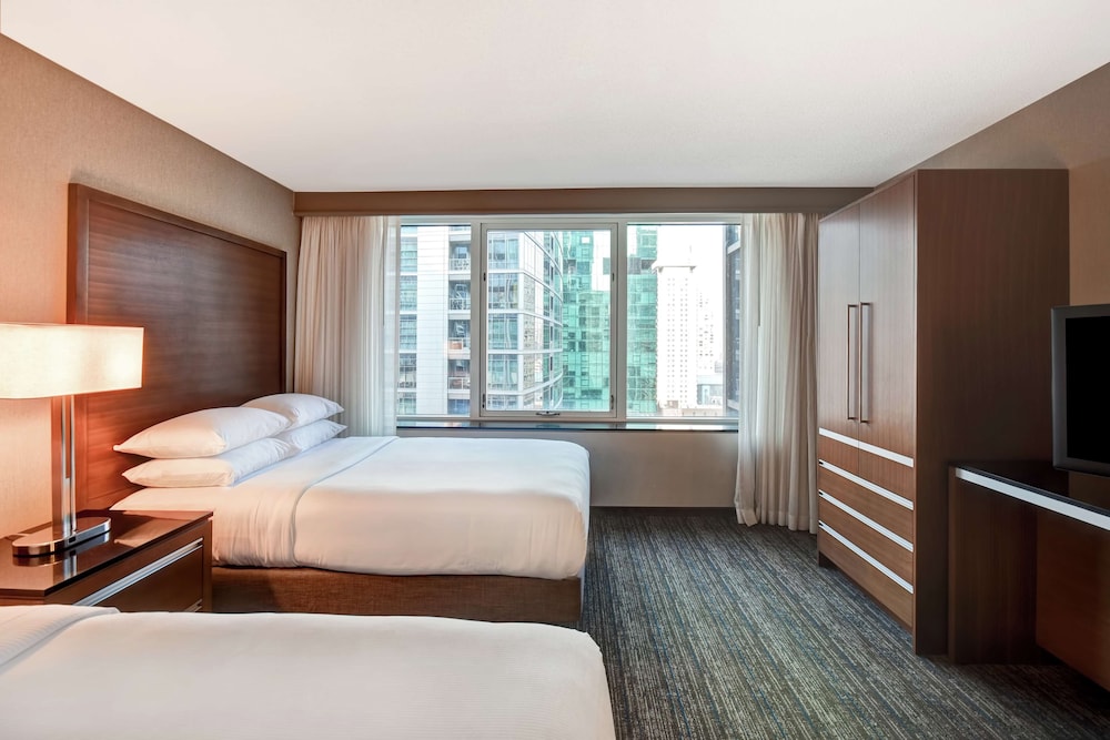 Embassy Suites by Hilton Chicago Downtown Magnificent Mile 11/53