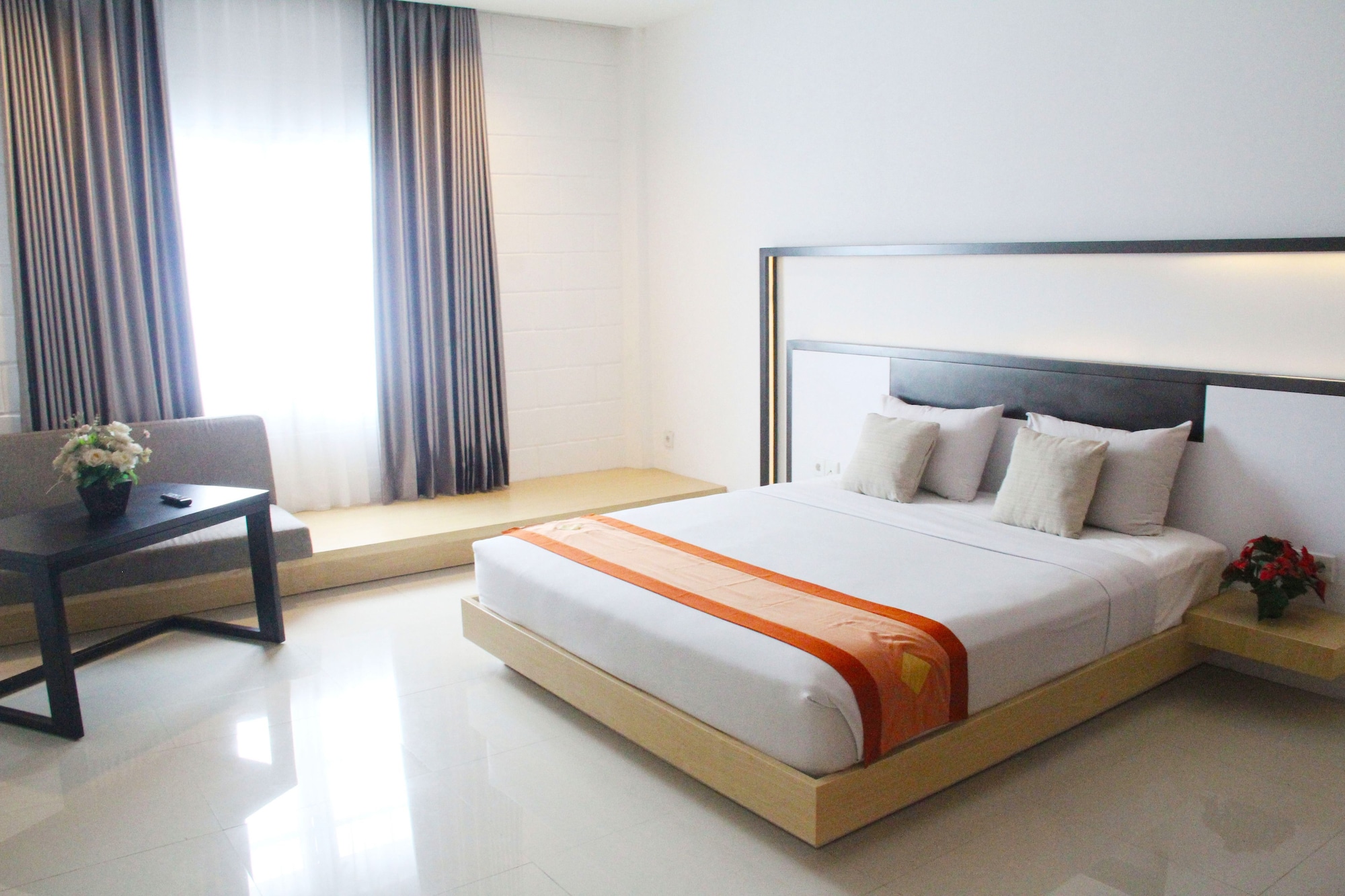 SUPERIOR, DOUBLE OR TWIN BED